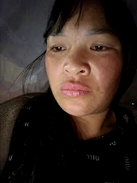 Snapshot of chipu06 chatting on 11-21-25, 11:14 chipu06 online show from 11-21-25, 11:14