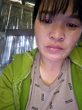 Snapshot of chipu06 chatting on 11-24-25, 02:55 chipu06 online show from 11-24-25, 02:55