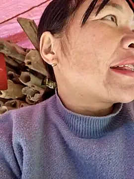 Snapshot of chipu06 chatting on 11-29-25, 02:14 chipu06 online show from 11-29-25, 02:14