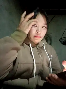 Snapshot of chipu06 chatting on 11-30-25, 10:30 chipu06 online show from 11-30-25, 10:30