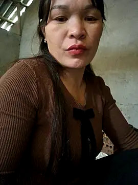 Snapshot of chipu06 chatting on 12-05-25, 05:27 chipu06 online show from 12-05-25, 05:27