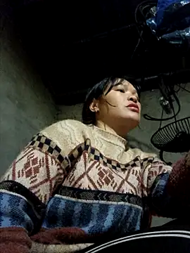 Snapshot of chipu06 chatting on 12-14-25, 11:15 chipu06 online show from 12-14-25, 11:15