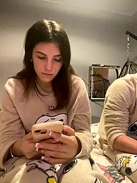 Brunnettebabe007 online show from 11-08-25, 04:23