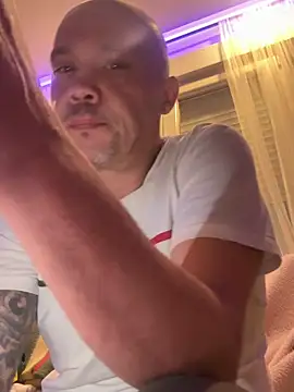 Snapshot of gitanoMad chatting on 02-05-26, 10:25 gitanoMad online show from 02-05-26, 10:25