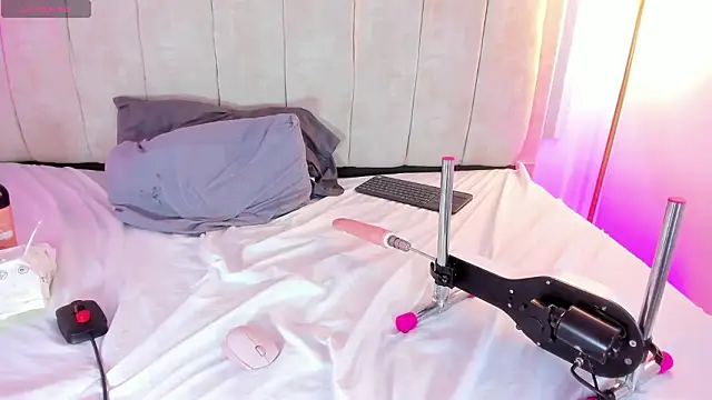 Snapshot of Crystal_Stones chatting on 03-05-26, 12:56 Crystal Stones online show from 03-05-26, 12:56