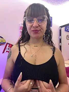 Snapshot of Pinkvixen69 chatting on 06-22-26, 02:25 Pinkvixen69 online show from 06-22-26, 02:25