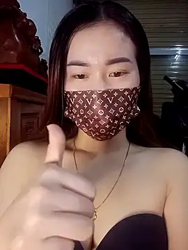 Snapshot of Family-Lovee chatting on 11-14-25, 10:51 Family-Lovee online show from 11-14-25, 10:51