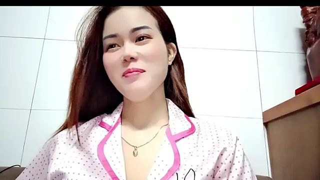 Snapshot of Family-Lovee chatting on 04-24-26, 05:04 Family-Lovee online show from 04-24-26, 05:04