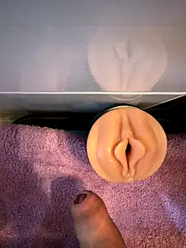 Snapshot of iCum_uCum chatting on 10-25-25, 02:56 iCum uCum online show from 10-25-25, 02:56