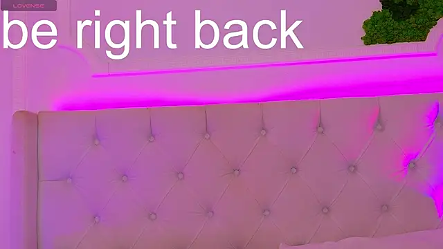 Snapshot of ElisaCharm chatting on 06-19-26, 03:55 ElisaCharm online show from 06-19-26, 03:55