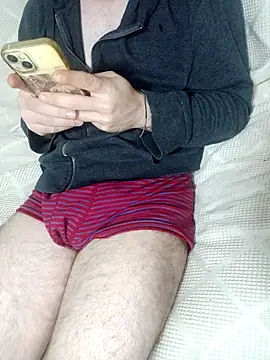 Snapshot of lazzzz09 chatting on 11-20-25, 02:06 lazzzz09 online show from 11-20-25, 02:06