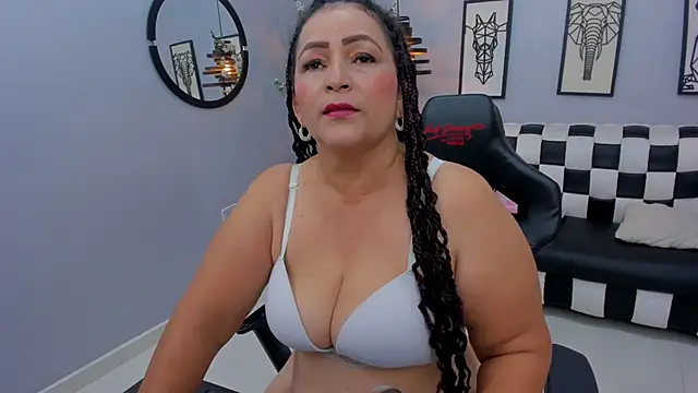 Elena Milff online show from 10-24-25, 07:21