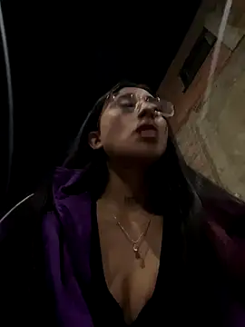 Snapshot of Violeet-Smith chatting on 10-22-25, 02:34 Violeet-Smith online show from 10-22-25, 02:34