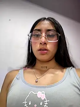 Snapshot of Violeet-Smith chatting on 10-24-25, 01:29 Violeet-Smith online show from 10-24-25, 01:29