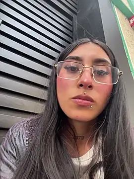 Snapshot of Violeet-Smith chatting on 10-27-25, 01:15 Violeet-Smith online show from 10-27-25, 01:15