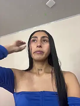 Snapshot of Violeet-Smith chatting on 10-31-25, 07:59 Violeet-Smith online show from 10-31-25, 07:59