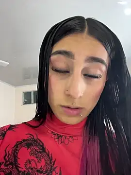 Snapshot of Violeet-Smith chatting on 11-12-25, 11:25 Violeet-Smith online show from 11-12-25, 11:25