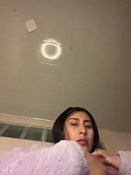 Snapshot of Violeet-Smith chatting on 11-26-25, 07:09 Violeet-Smith online show from 11-26-25, 07:09