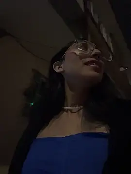 Snapshot of Violeet-Smith chatting on 11-28-25, 03:09 Violeet-Smith online show from 11-28-25, 03:09