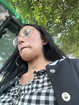 Snapshot of Violeet-Smith chatting on 12-15-25, 09:08 Violeet-Smith online show from 12-15-25, 09:08