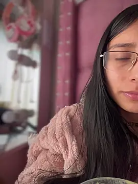 Violeet-Smith online show from 04-15-26, 07:58