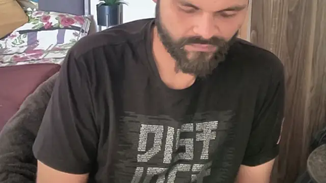 MakeMeAwareAah online show from 04-12-26, 05:45