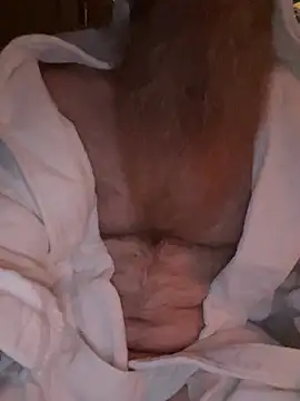 Snapshot of Macduckd chatting on 02-12-26, 02:45 Macduckd online show from 02-12-26, 02:45