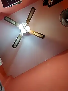 Snapshot of Danii2005 chatting on 10-30-25, 01:56 Danii2005 online show from 10-30-25, 01:56