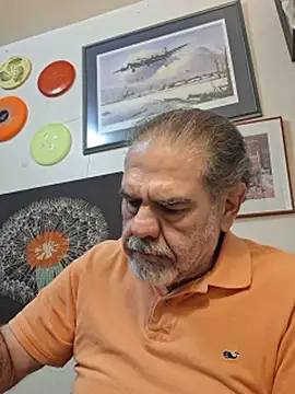 Snapshot of pena633 chatting on 11-08-25, 03:50 pena633 online show from 11-08-25, 03:50