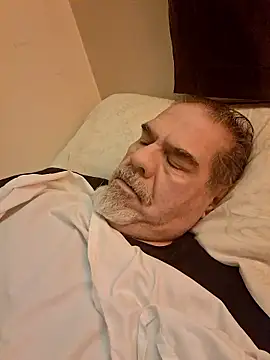 Snapshot of pena633 chatting on 01-14-26, 12:11 pena633 online show from 01-14-26, 12:11