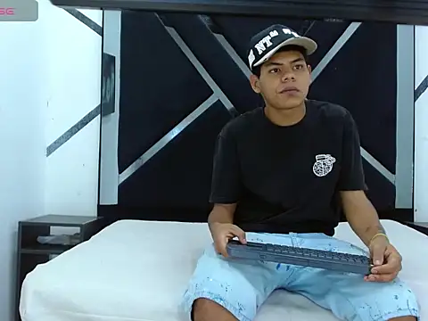 Yordi Alpha online show from 11-05-25, 01:11