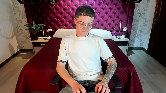 Lil James online show from 03-09-26, 08:24