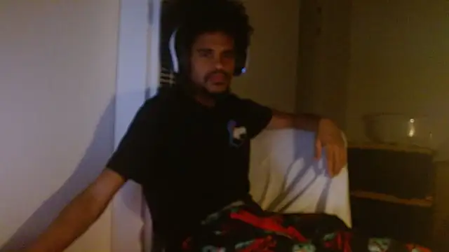 Mrmakeherwet Tez online show from 11-25-25, 05:29