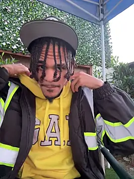 Mrmakeherwet Tez online show from 12-14-25, 12:49