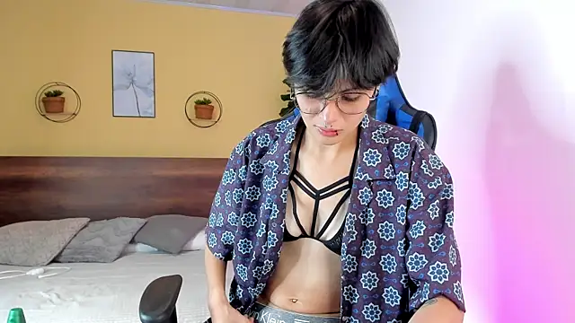 MartinnaGrecco online show from 11-20-25, 10:20