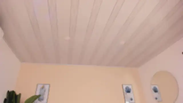 YariRose online show from 11-19-25, 01:33