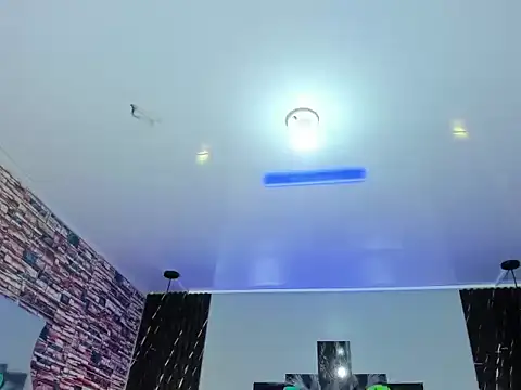 Jennfer Winson online show from 11-23-25, 07:24