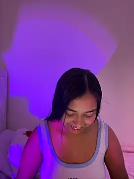 Snapshot of aly_nicols chatting on 10-30-25, 10:43 aly nicols online show from 10-30-25, 10:43