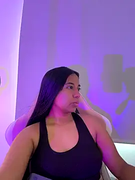 Snapshot of aly_nicols chatting on 10-31-25, 10:22 aly nicols online show from 10-31-25, 10:22