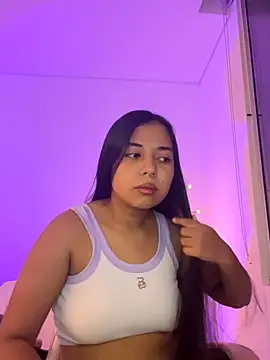 Snapshot of aly_nicols chatting on 11-28-25, 11:40 aly nicols online show from 11-28-25, 11:40