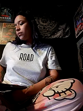 Snapshot of Isis_Bathory chatting on 11-14-25, 03:33 Isis Bathory online show from 11-14-25, 03:33