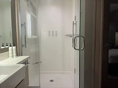 Snapshot of bobbyatx chatting on 12-01-25, 07:24 bobbyatx online show from 12-01-25, 07:24