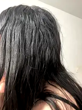 Selena Roa online show from 12-19-25, 04:14