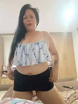 Snapshot of viviana-sexi chatting on 10-27-25, 05:55 viviana-sexi online show from 10-27-25, 05:55