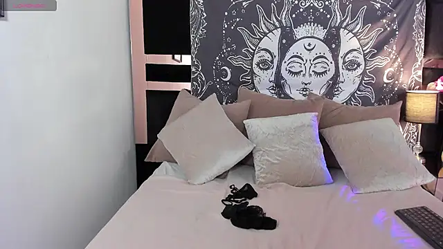 Snapshot of mirandaduboiss chatting on 07-28-26, 05:12 mirandaduboiss online show from 07-28-26, 05:12