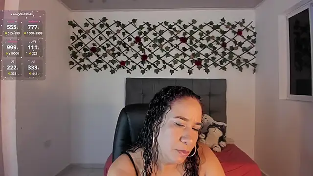 Karly Closson online show from 11-22-25, 03:16