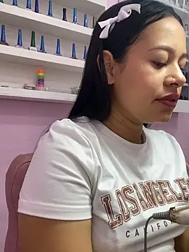 PaulaCruz01 online show from 10-25-25, 04:24