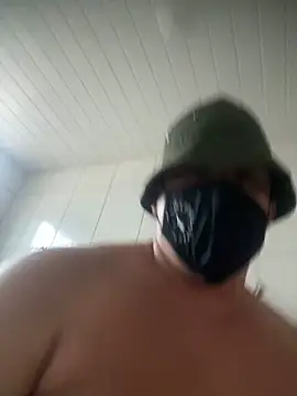 Snapshot of Bkackmamba chatting on 12-15-25, 04:33 Bkackmamba online show from 12-15-25, 04:33