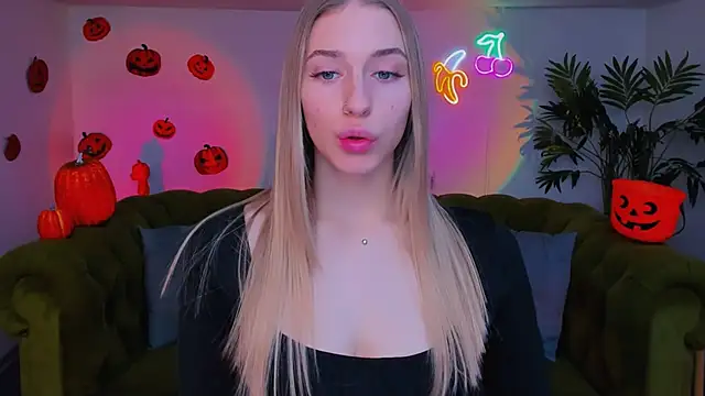 sassy cutie online show from 11-12-25, 06:25