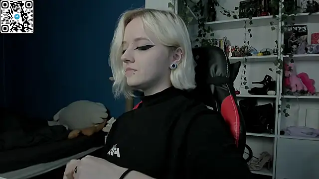 Holy Mistress S online show from 11-30-25, 09:35